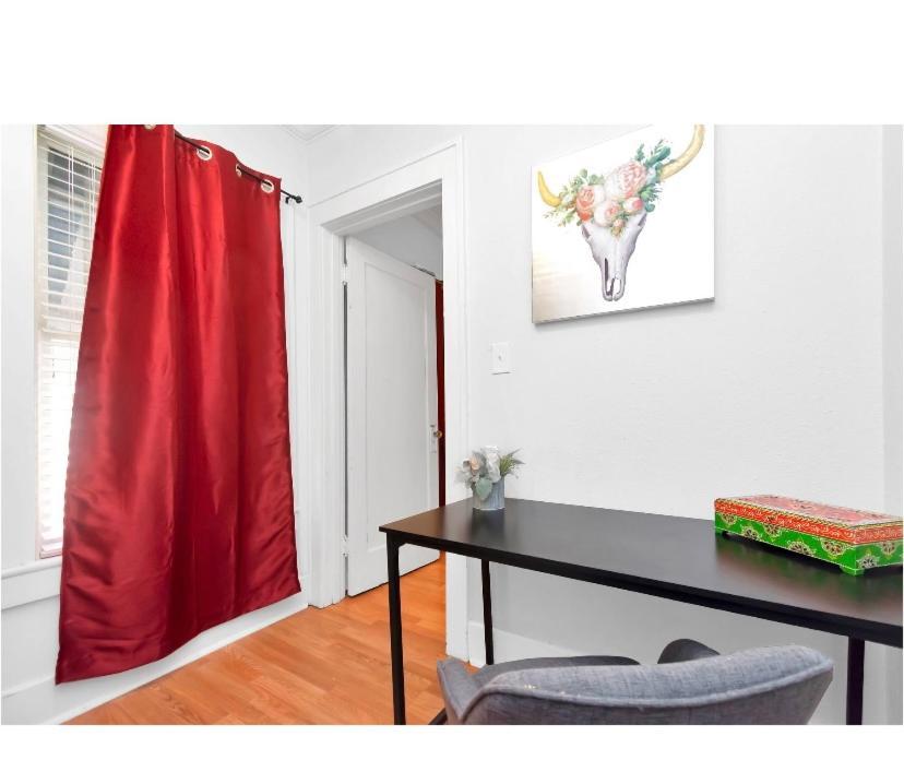 Cozy Downtown Studio By Toyota Center Houston Bagian luar foto